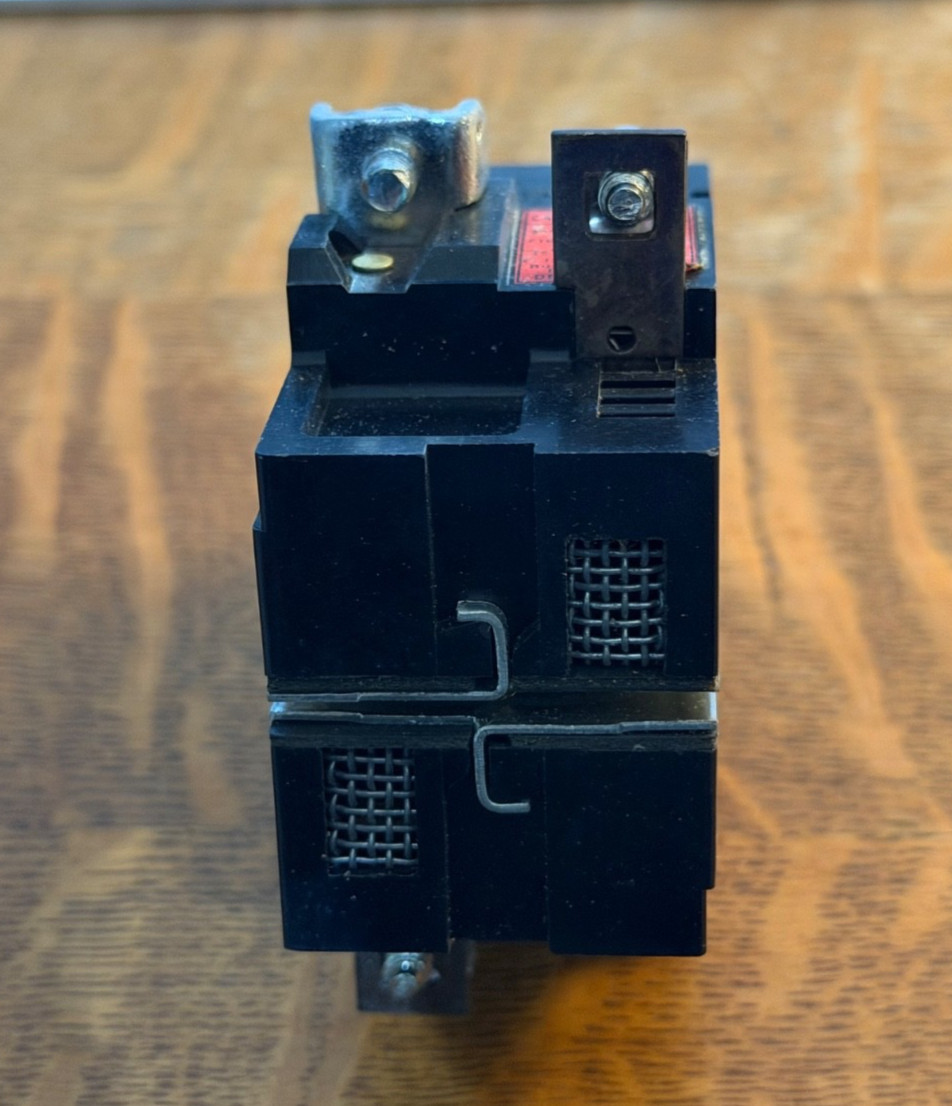 Bulldog 31220 Pushmatic Circuit Breaker 20A 120/240VAC 2-Pole Common Trip