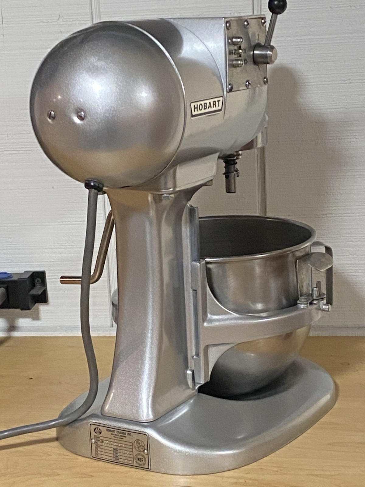 Hobart N50 Mixer Commercial Countertop 5 Quart 3 Speed + Paddle Whip Dough Hook