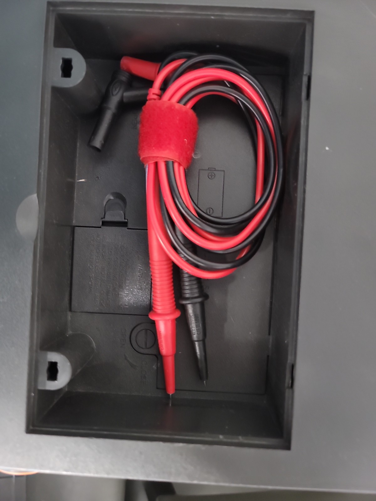 Tenma 2000 Count Benchtop Digital Multi Meter & Leads Charger Temp Probe 72-1055