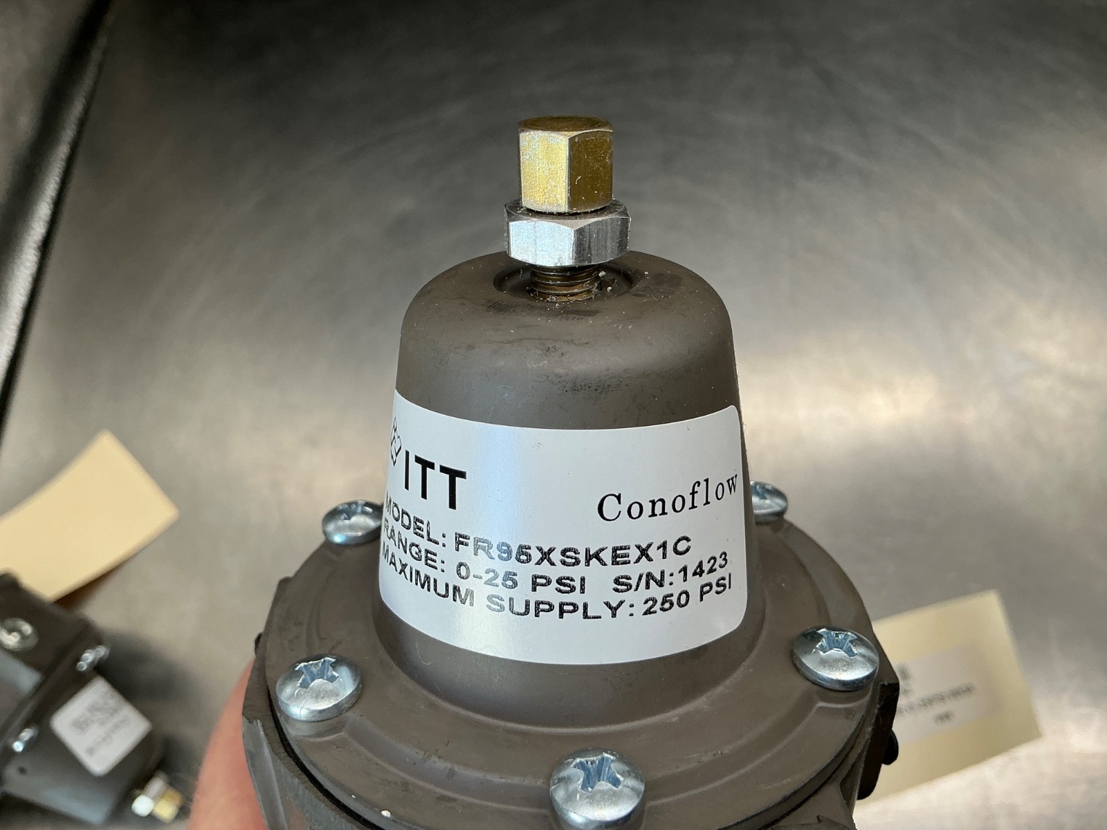 ITT FR95XSKEX1C Industrial Air Regulator 0-25psi, 250psi max inlet