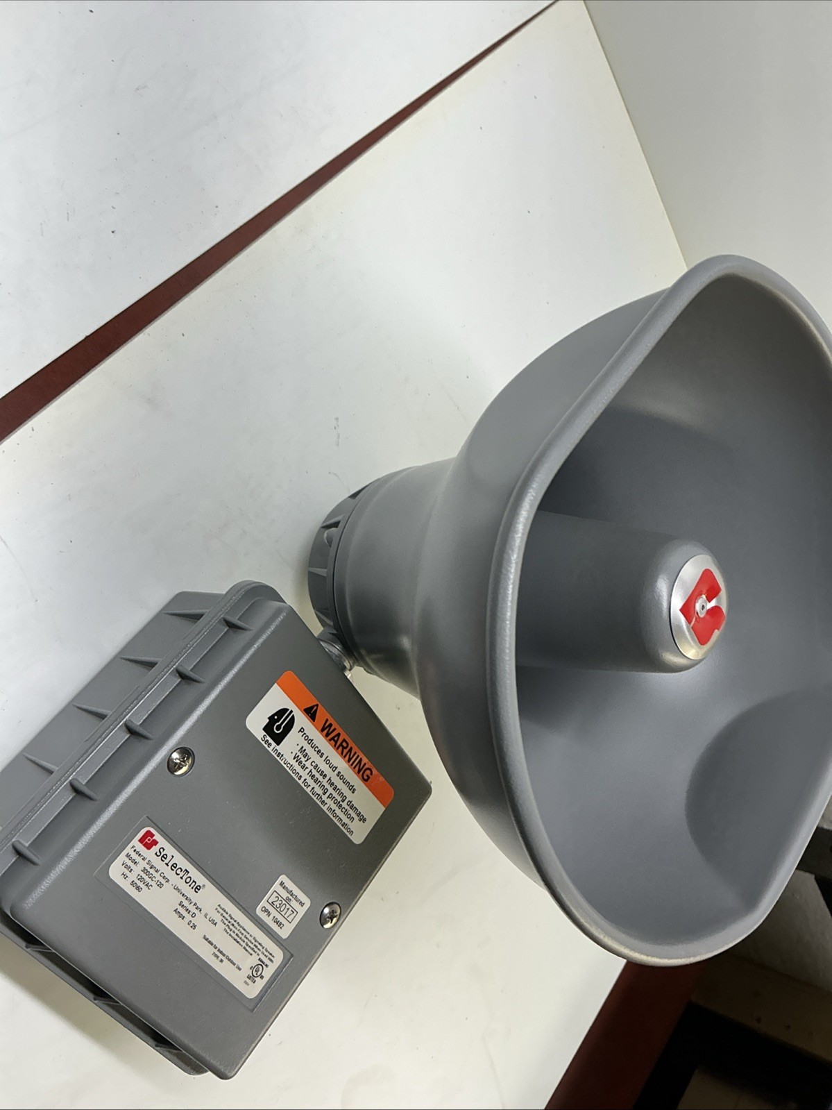 SelecTone 300GC-120 Fedral Signal Horn Ser D AA-689S