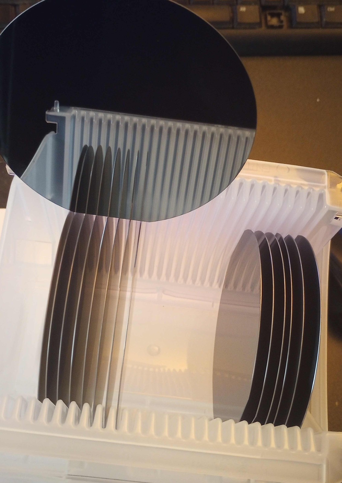 Polished Silicon Wafer – 120mm – 500um thick – polished one side – Qty 1