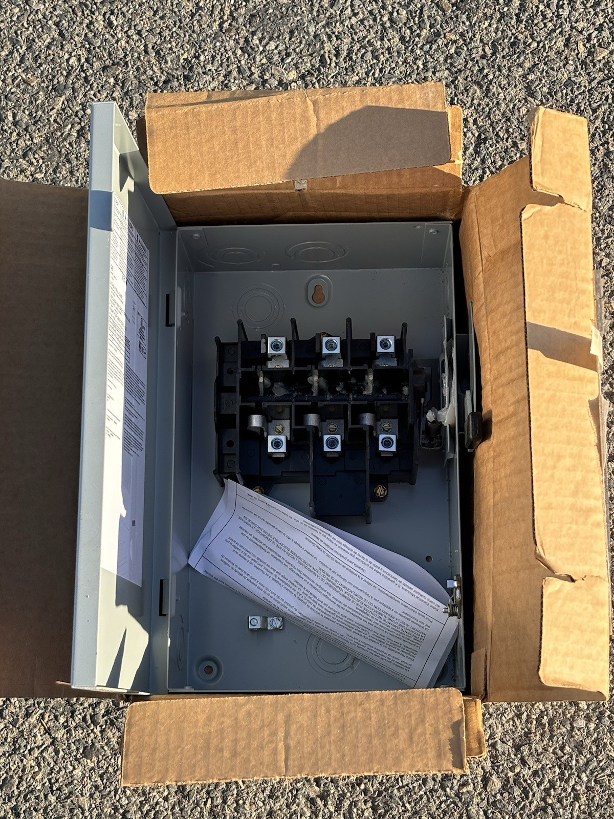 EATON DG322UGB Non Fusible General Duty Safety Switch 60 Amp