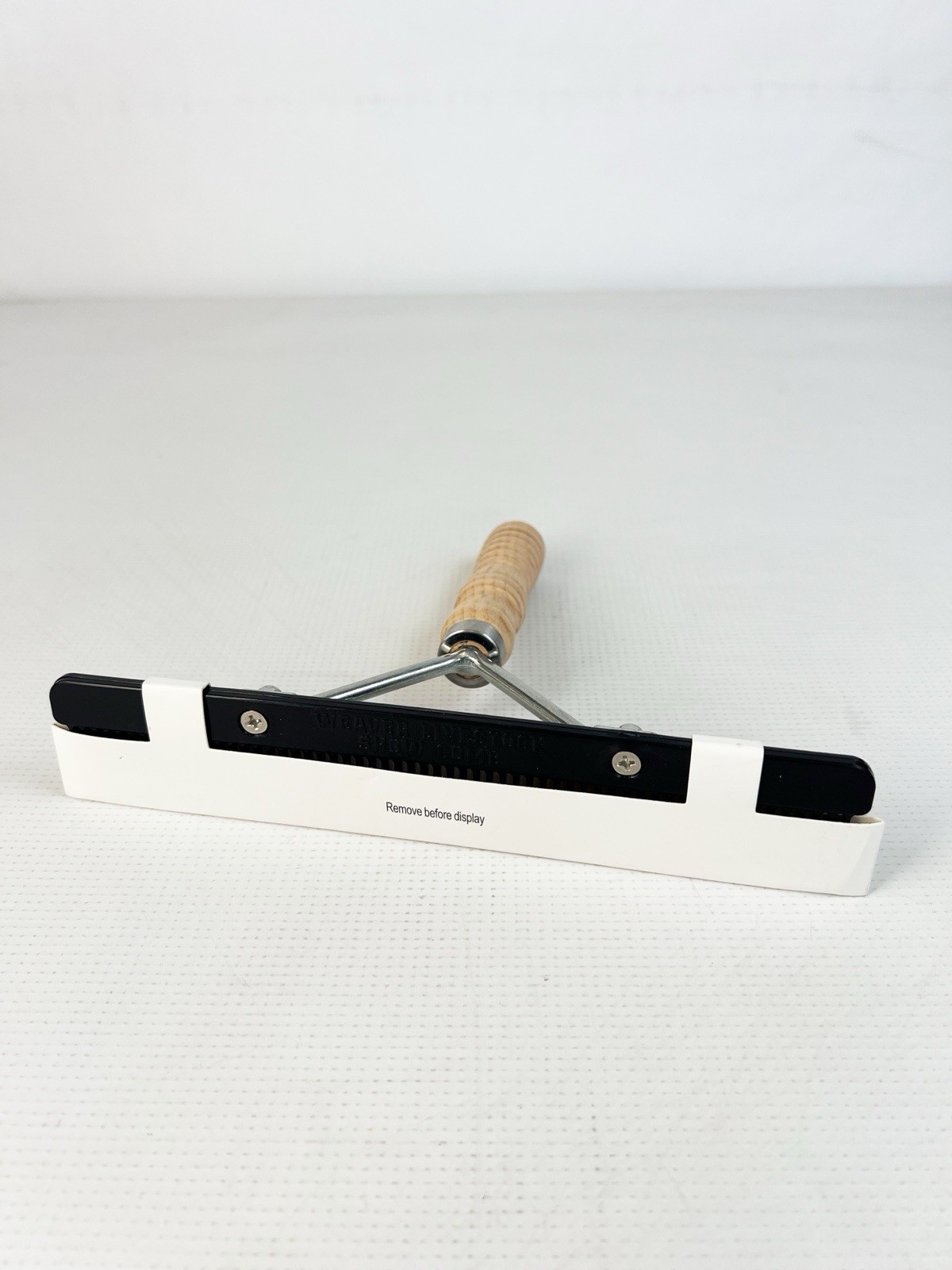 Weaver Livestock Show Comb with Wood Handle and Replaceable Black Comb