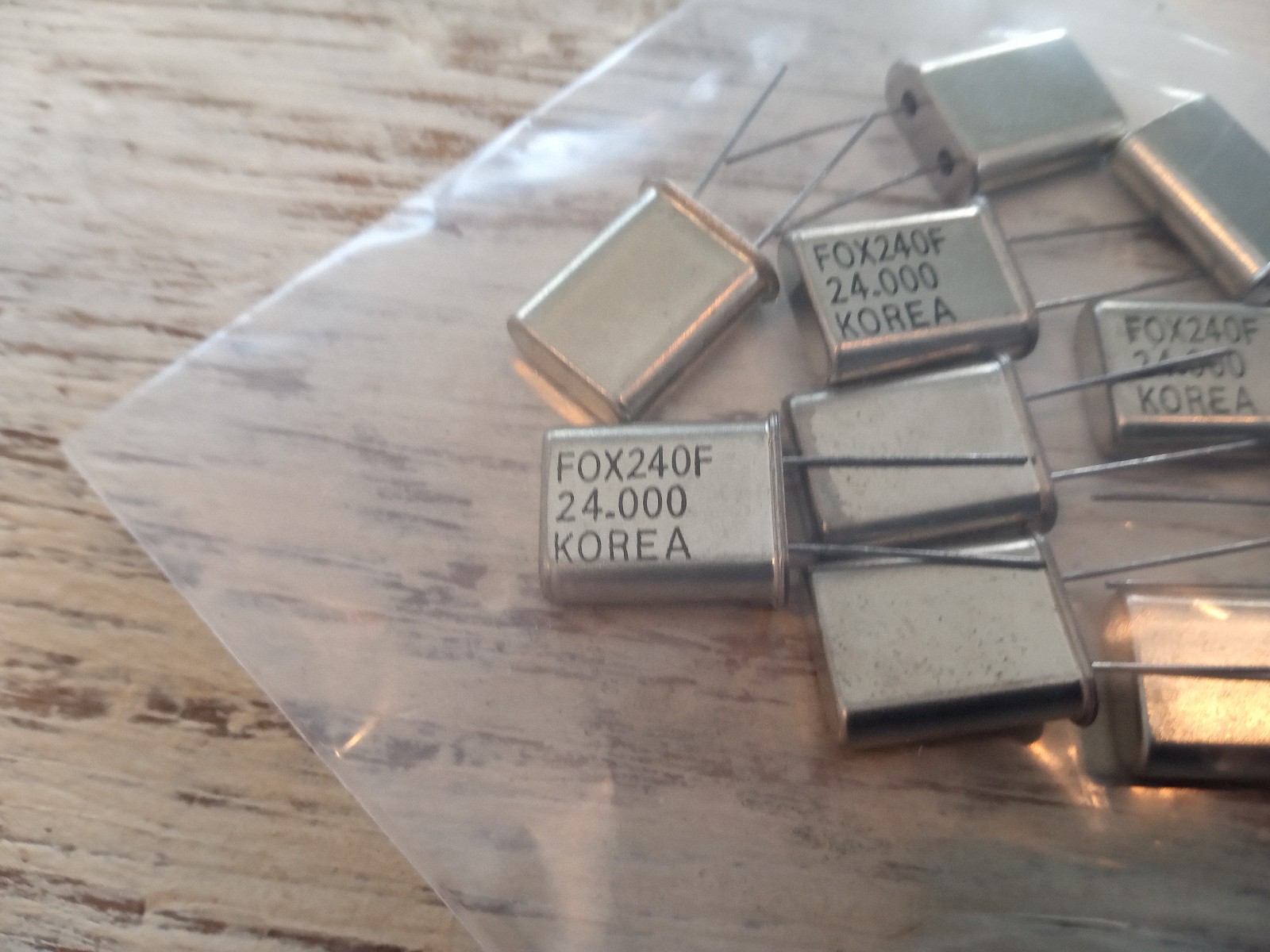 67 Pcs Quartz Crystal 24.0 MHz HC-49U Thru-hole made by Fox p/n LF200-20