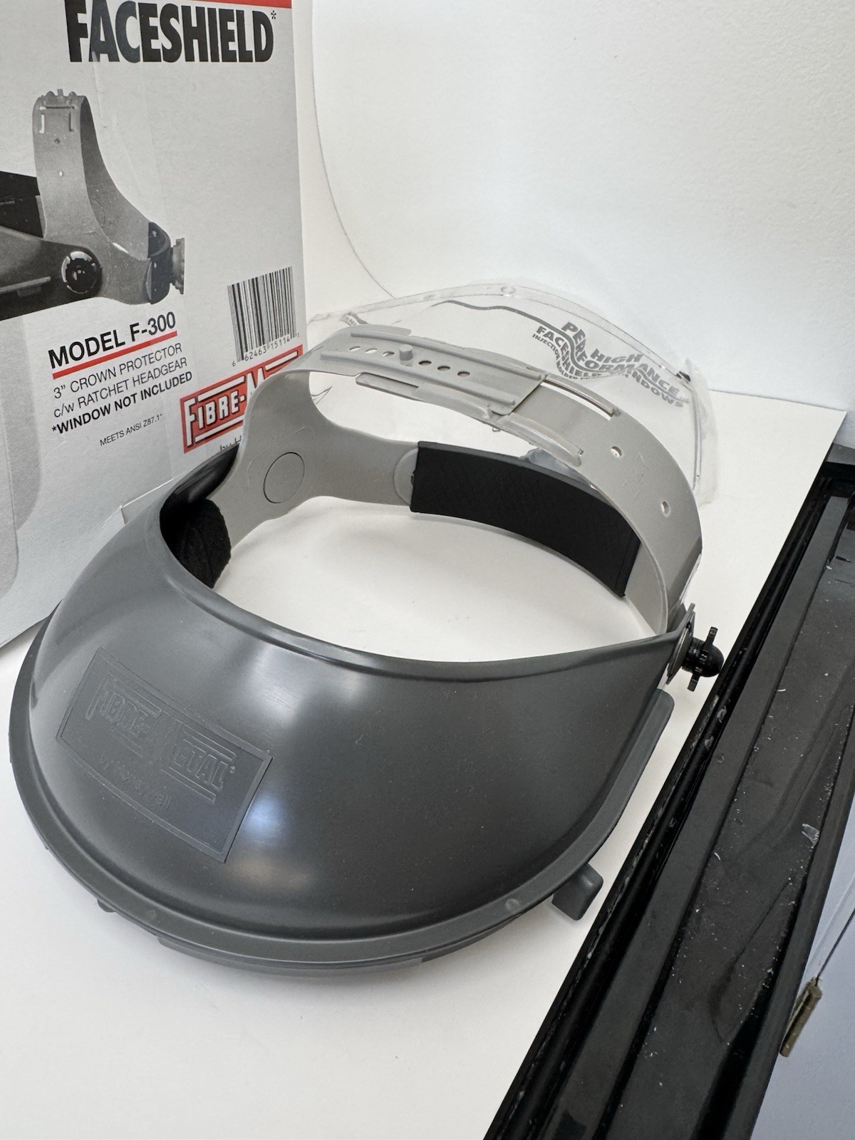 Fibre-Metal F500 Faceshield Crown 7” Eye Face Protection New Open Box