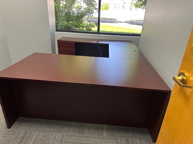 Left Hand U Shape in Mahogany Laminate Finish by Lacasse Groupe