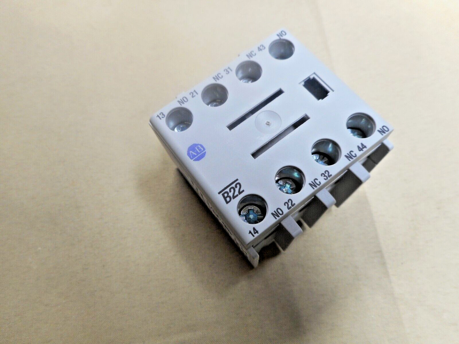 Allen Bradley 100-FB22 auxiliary contact (NIB)