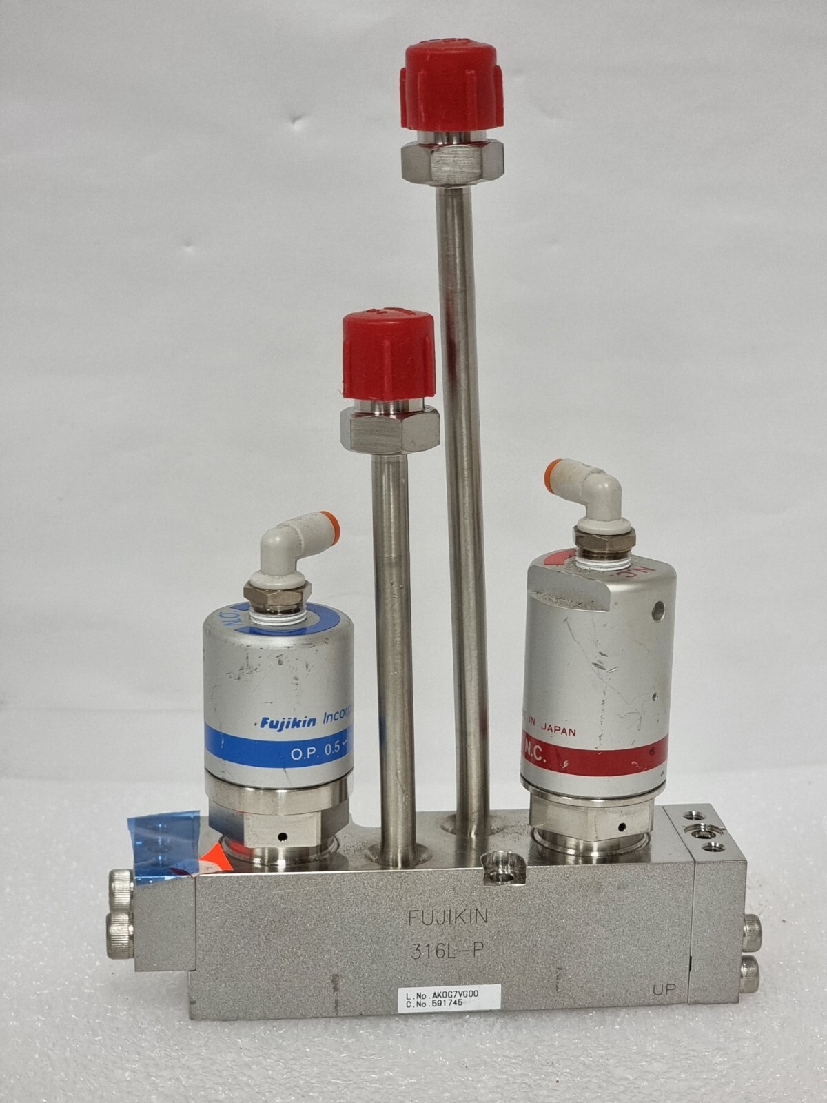 Fujikin Assembly Valve, C No. 591745, 2xO.P 0.5~0.6MPa, NC and NO._96707