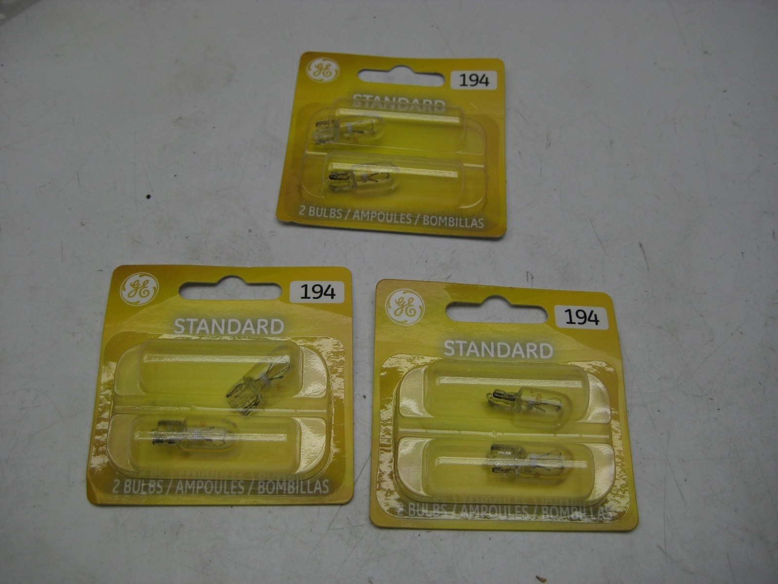 GENERAL ELECTRIC 194 LAMP PACKAGE OF 2 LOT OF 3 PKG NSMP