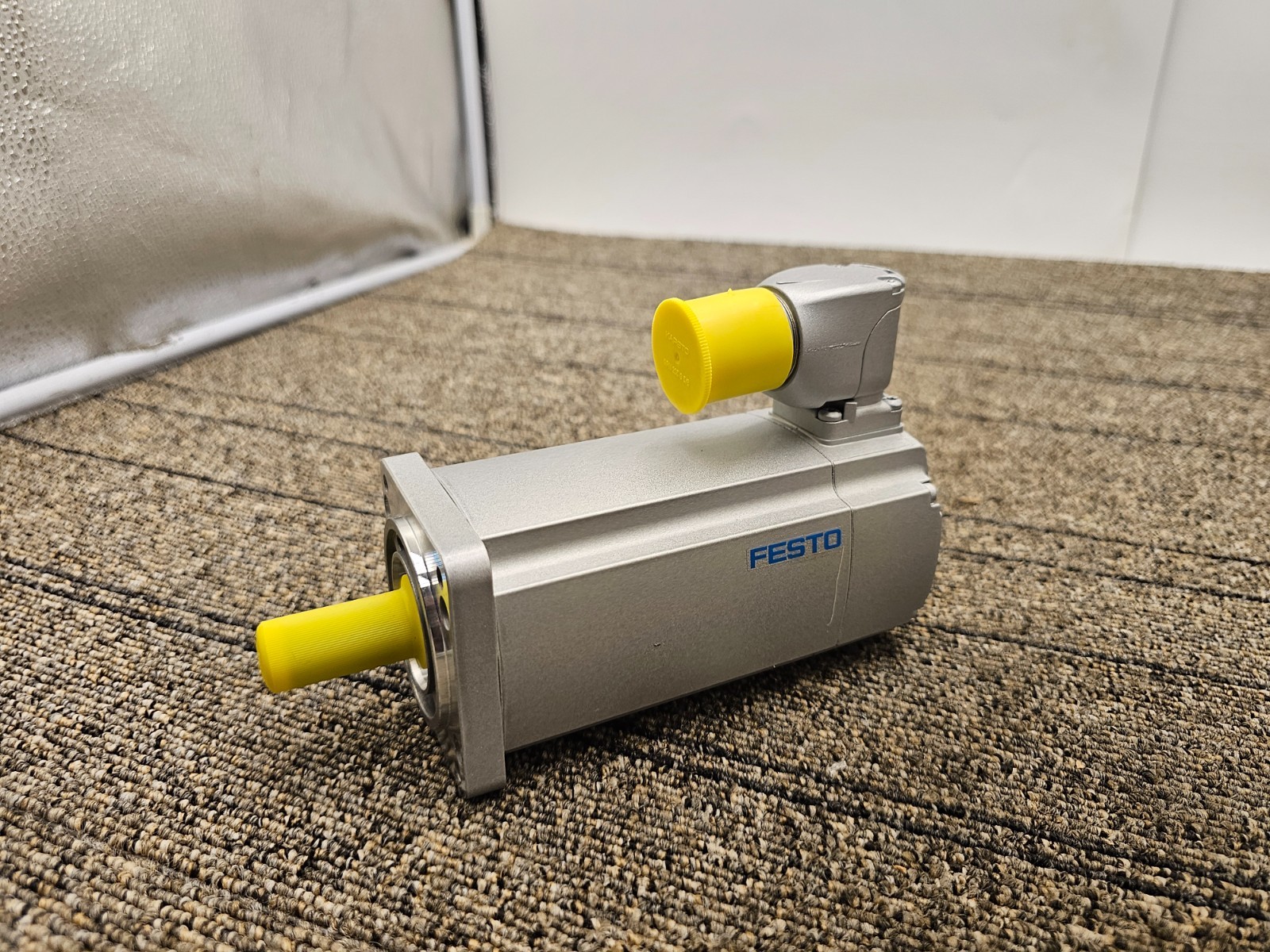 FESTO EMMT-AS-60-M-HS-RM Servo Motor 5242209 KNFLHB38TTT IP40 IEC 60034