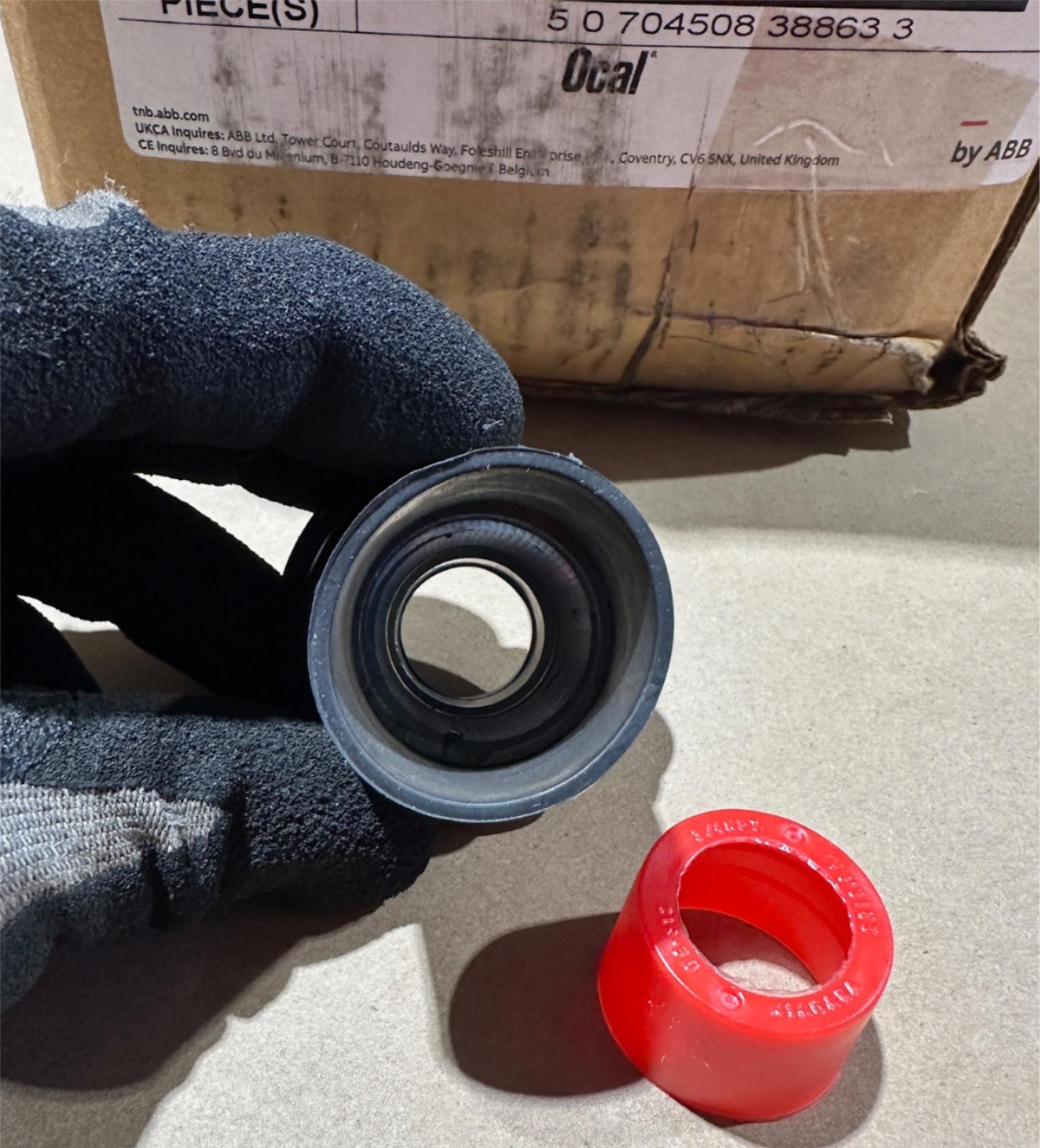 Thomas & Betts T&B OCAL HUB3/4-G Conduit Hub PVC Coated Zinc Hub Gray 3/4″