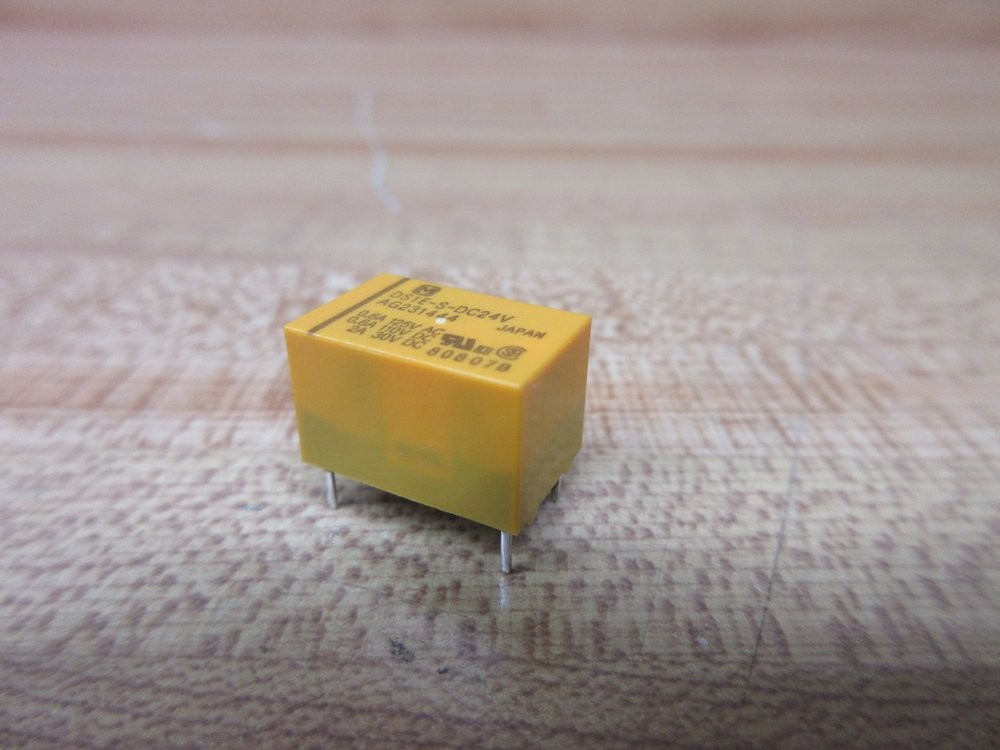Matsushita DS1E-S-DC24V Signal Relay DS1ESDC24V