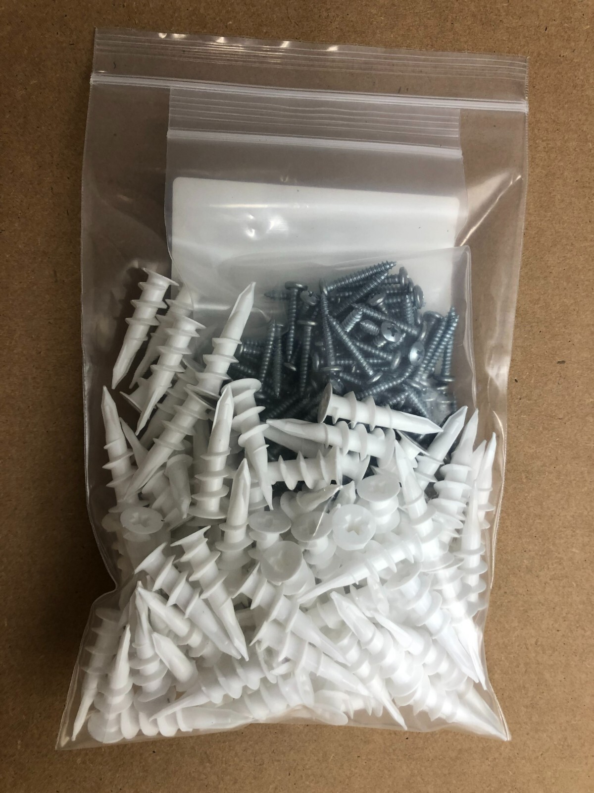 Economy Drywall Anchors, 100 screws + 100 anchors, 100% recycled plastic