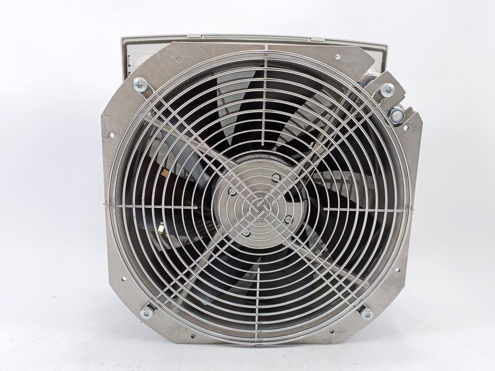 Schneider Electric NSYCVF850M230PF ClimaSys Fan 850M3/H 230V IP54