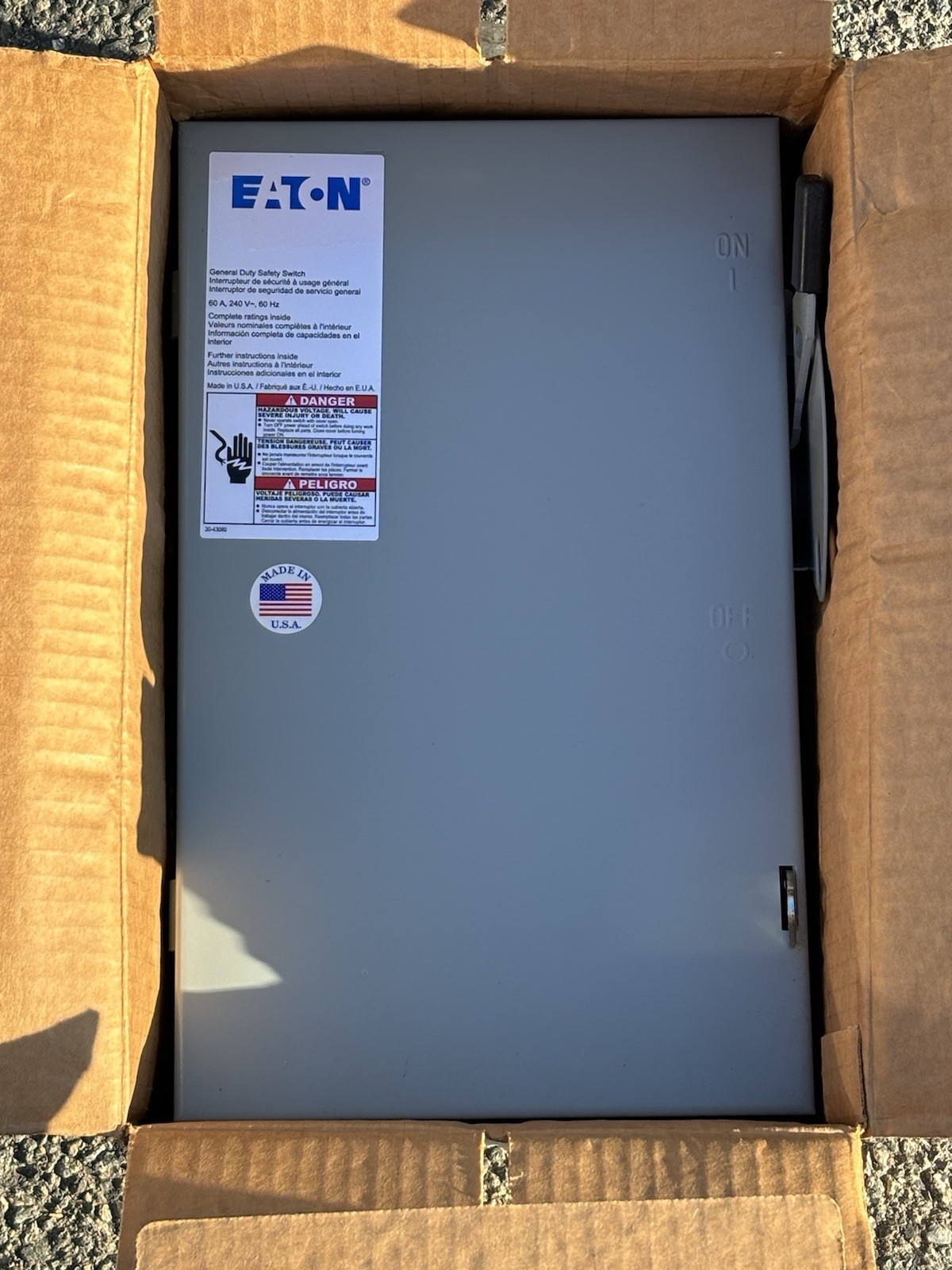 EATON DG322UGB Non Fusible General Duty Safety Switch 60 Amp