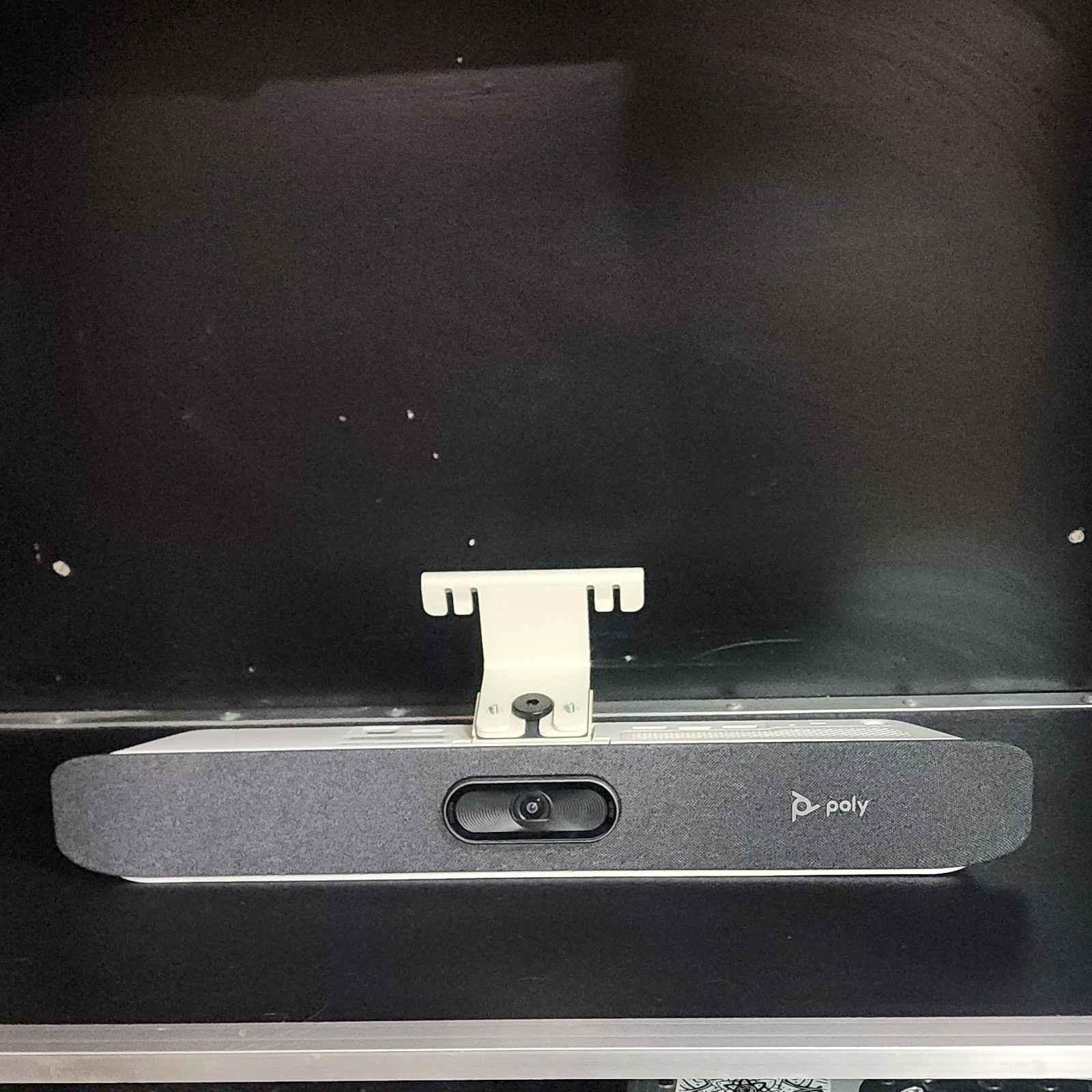 Poly Studio X30 Video Conferencing Bar HD Video HD Voice 2201-85930-001