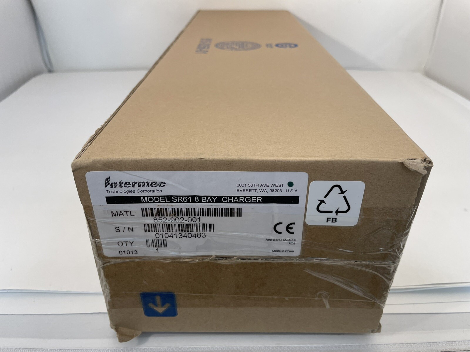 Intermec 8 Bay Charger Dock for SR61/IP30 Charges SR61 Batteries 852-902-001 New