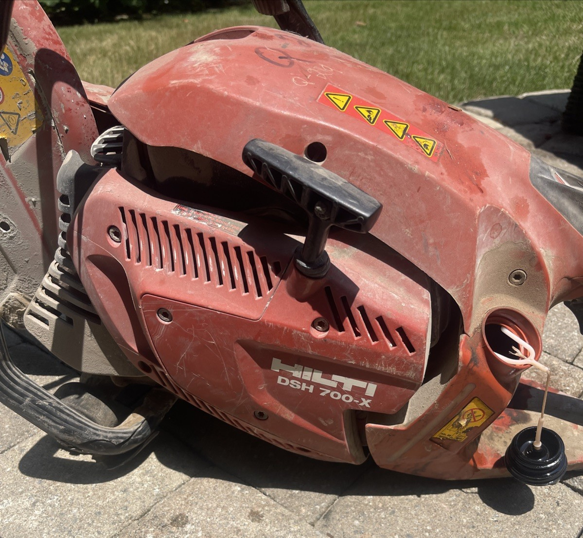 Hilti DSH 700-X Handheld Cut-Off Gasoline Concrete Saw – Used / Untested