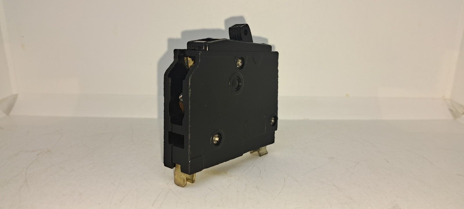 Square D QO115 15 Amp 1 Pole 120/240V Grooved Handle Circuit Breaker Type QO