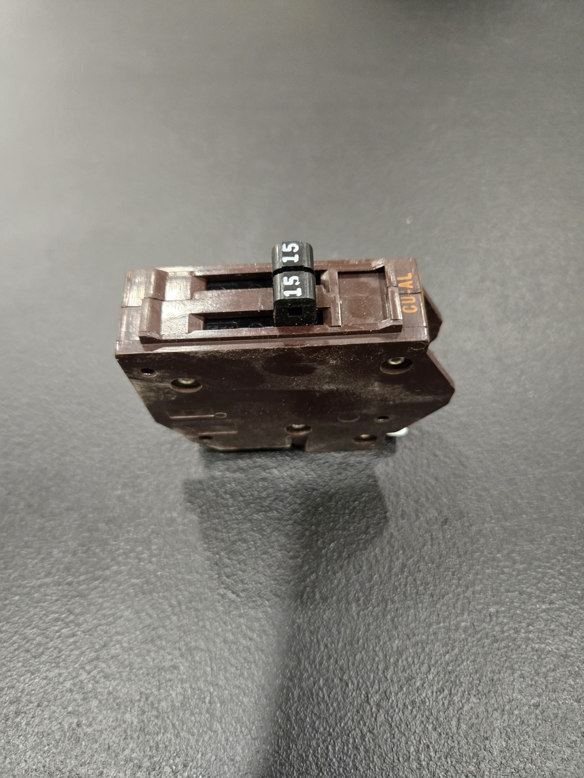Wadsworth 15 Amp Tandem Duplex Circuit Breaker 15A Twin B1515 Metal Foot – ECS