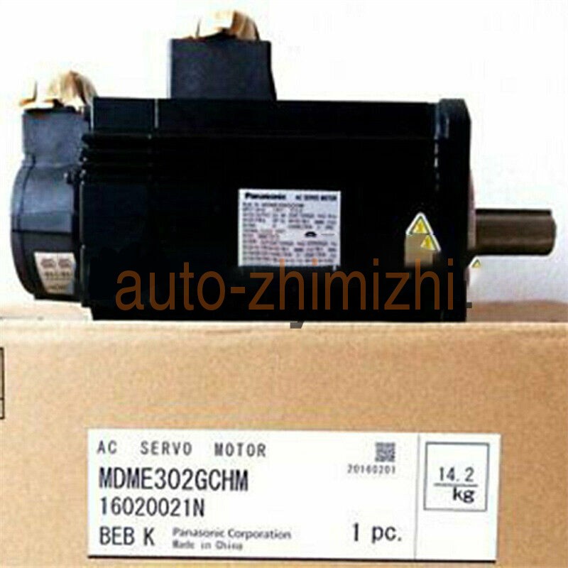 1pcs New in box Panasonic Servo motor MHME302GCH