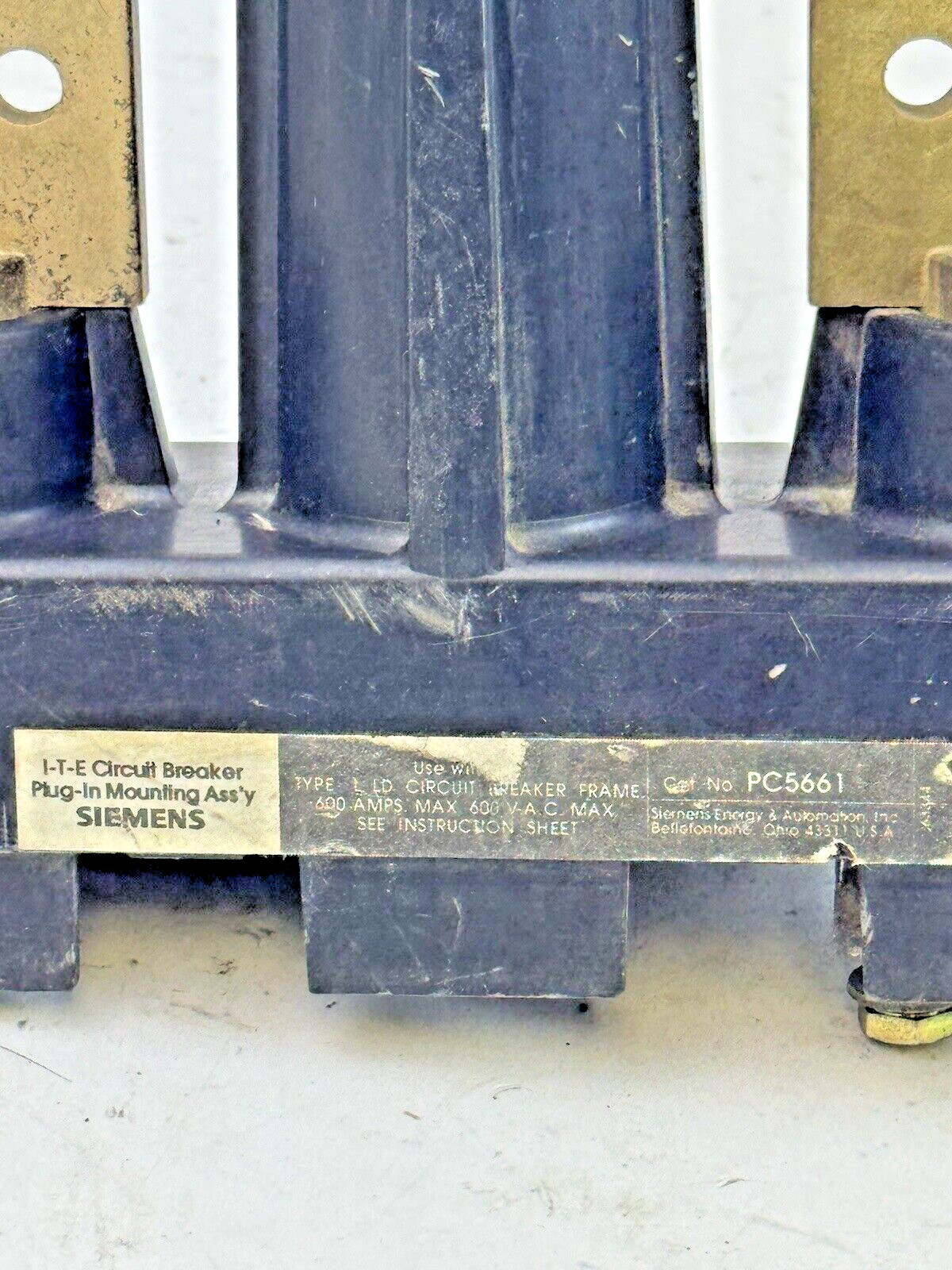 SIEMENS/ ITE – PC5661 – PLUG-IN MOUNTING BASE ASSEMBLY – FOR LD FRAME BREAKERS