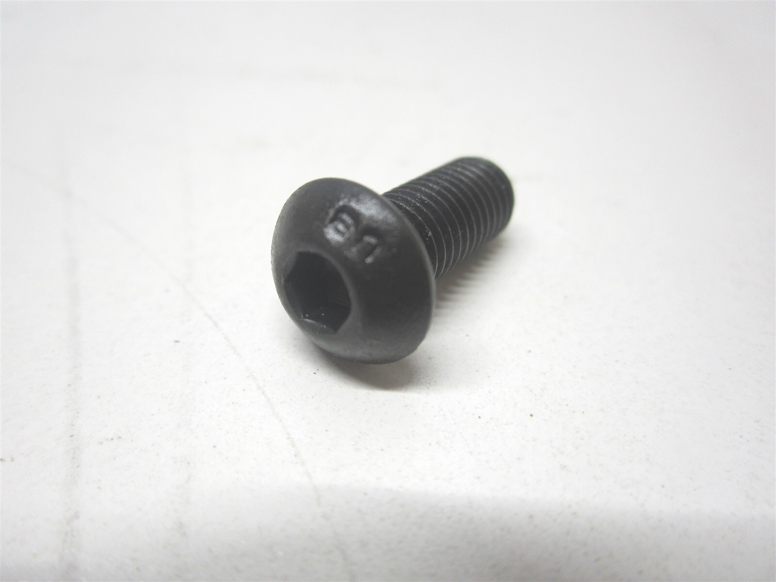 Unbrako (120527) 1/4-28, 5/8″ Alloy Steel Button Socket Cap Screw – Pack of 100