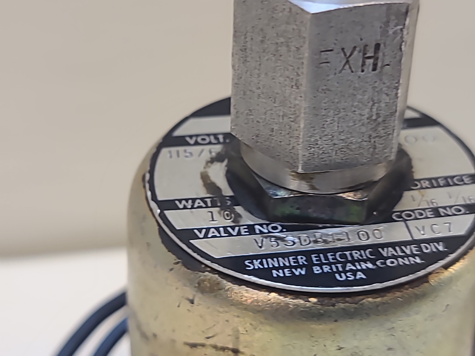 Parker Skinner V53DB1100 Pneumatic Solenoid Valve – Used