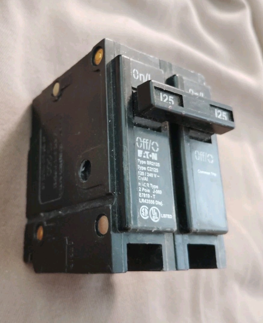 Cutler Hammer Eaton BR2125 125 Amp 2 Pole Circuit Breaker Type BR 120/240V