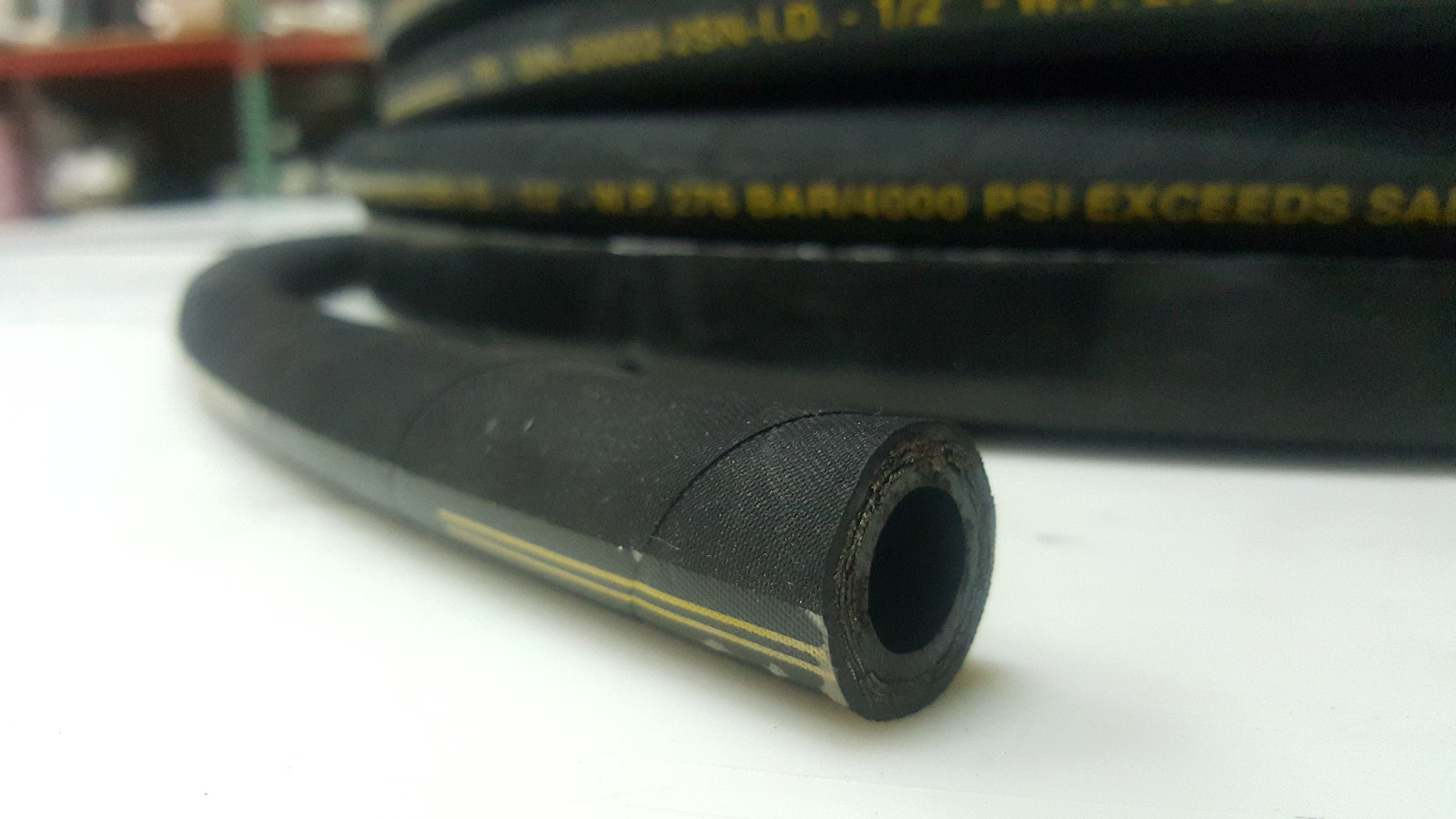 HYDRAULIC HOSE100FT R2T06 3/8 SAE W.P. PSI 4800 2WIRE FREE SHIPPING