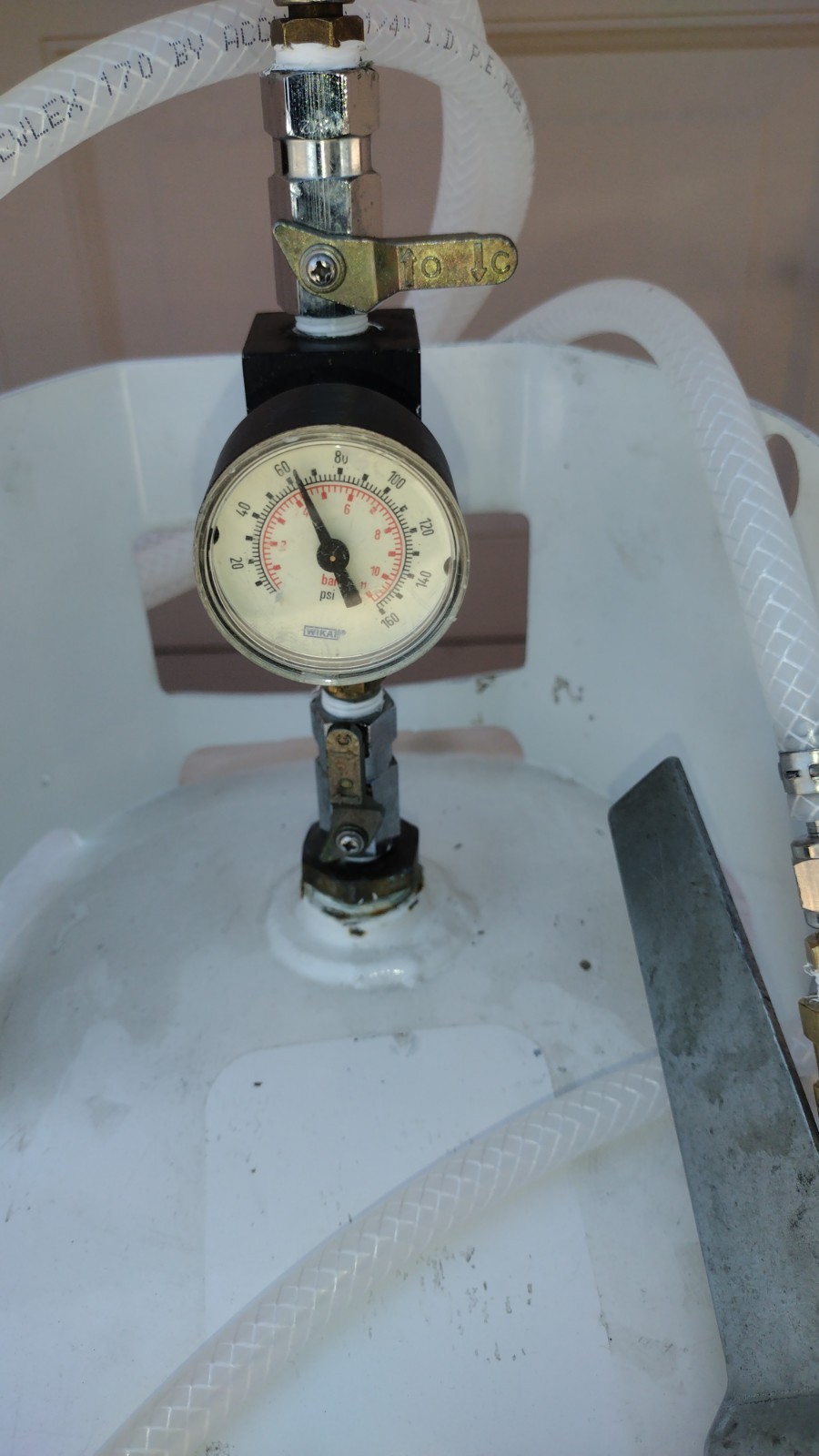 Beer Blast N200 Nitrogen Generator, N2 Tank, Draft Beer Co2/N2 Gas Blender