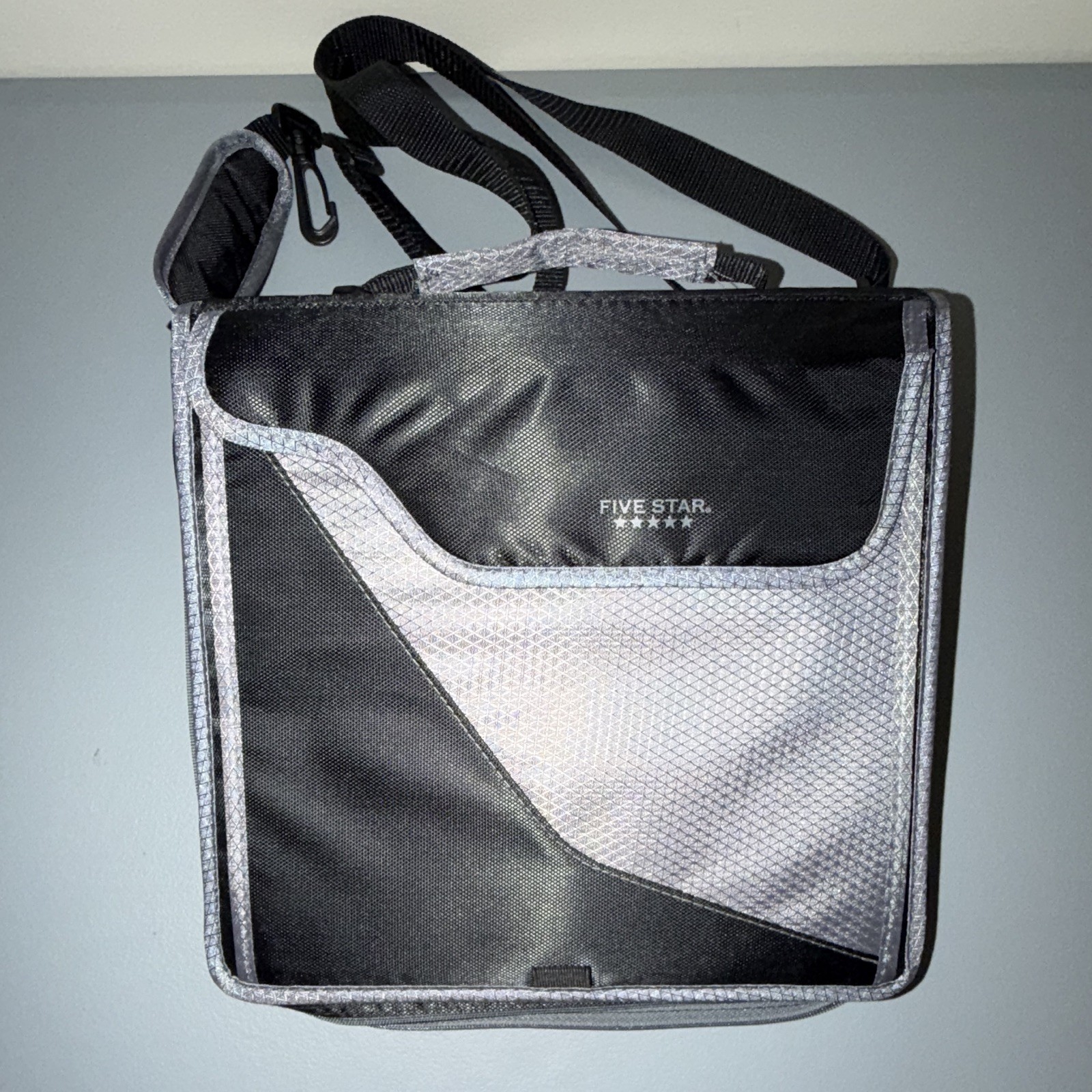 Five Star Daily Use Zipper Binder Black/Gray Nylon Strap, 3in Rings 850 Sheets