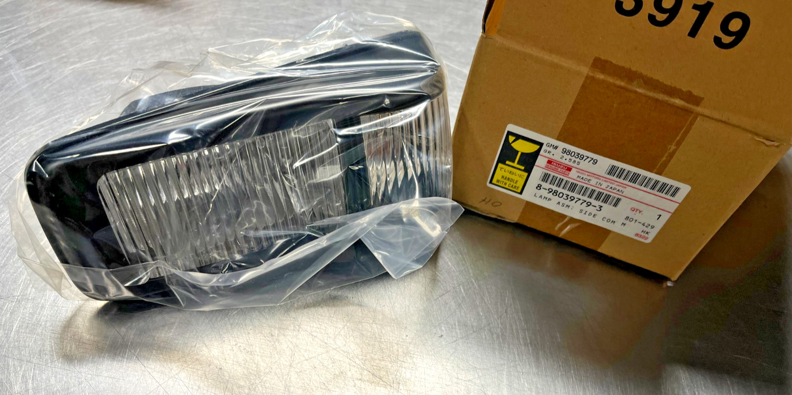 8-98039-779-3 Isuzu OEM GM Drivers Side Marker LAMP 2007-20 NPR Series 98039779
