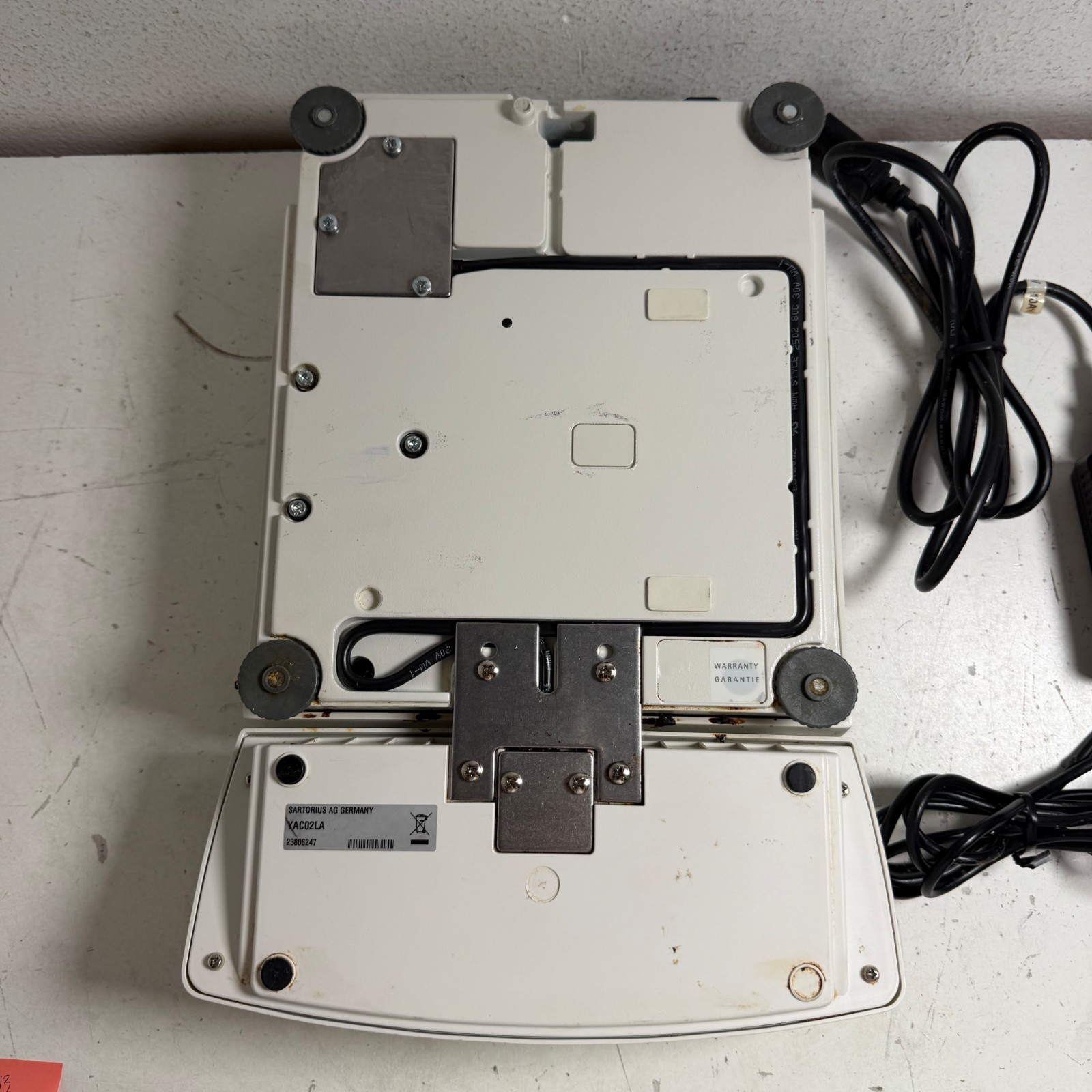 Sartorius LA12000S Beige Professional High-Capacity Top-Loading Precision Scale