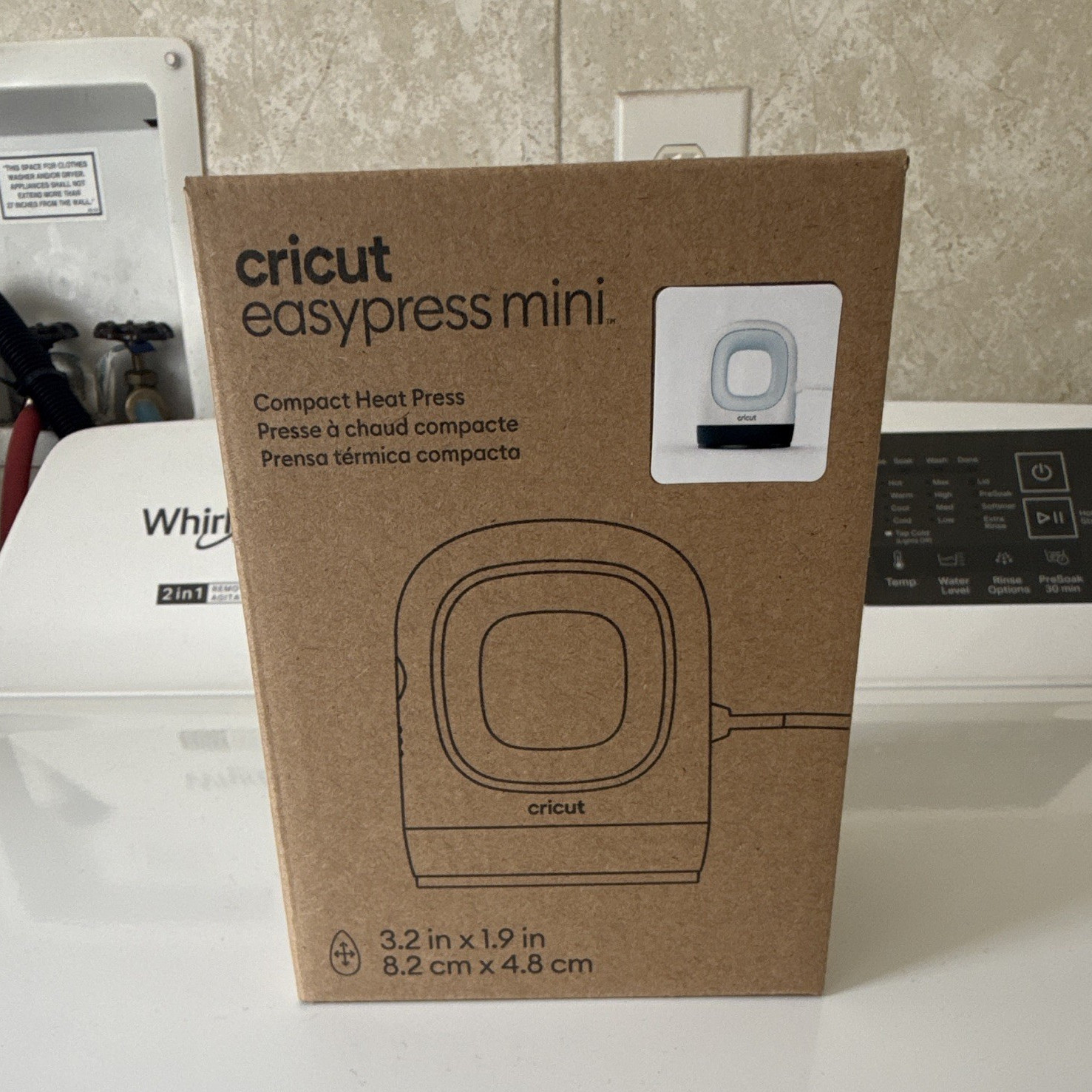 Cricut EasyPress Mini Heat Press 3.2 x 1.9 in 120V Hover Style Plastic