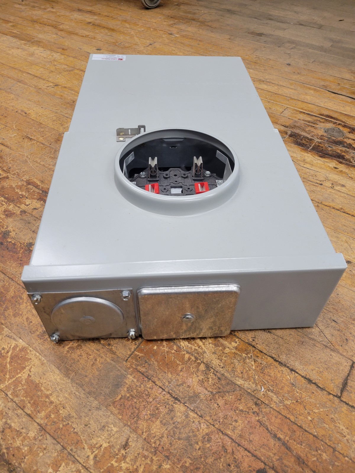 Eaton MBP200BTS Meter Breaker Panel Surface Mount 200A 120/240VAC 1PH 3W Type 3R
