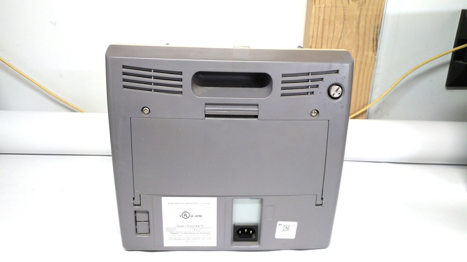 Magner 75 UM Currency Counter with Counterfeit detection