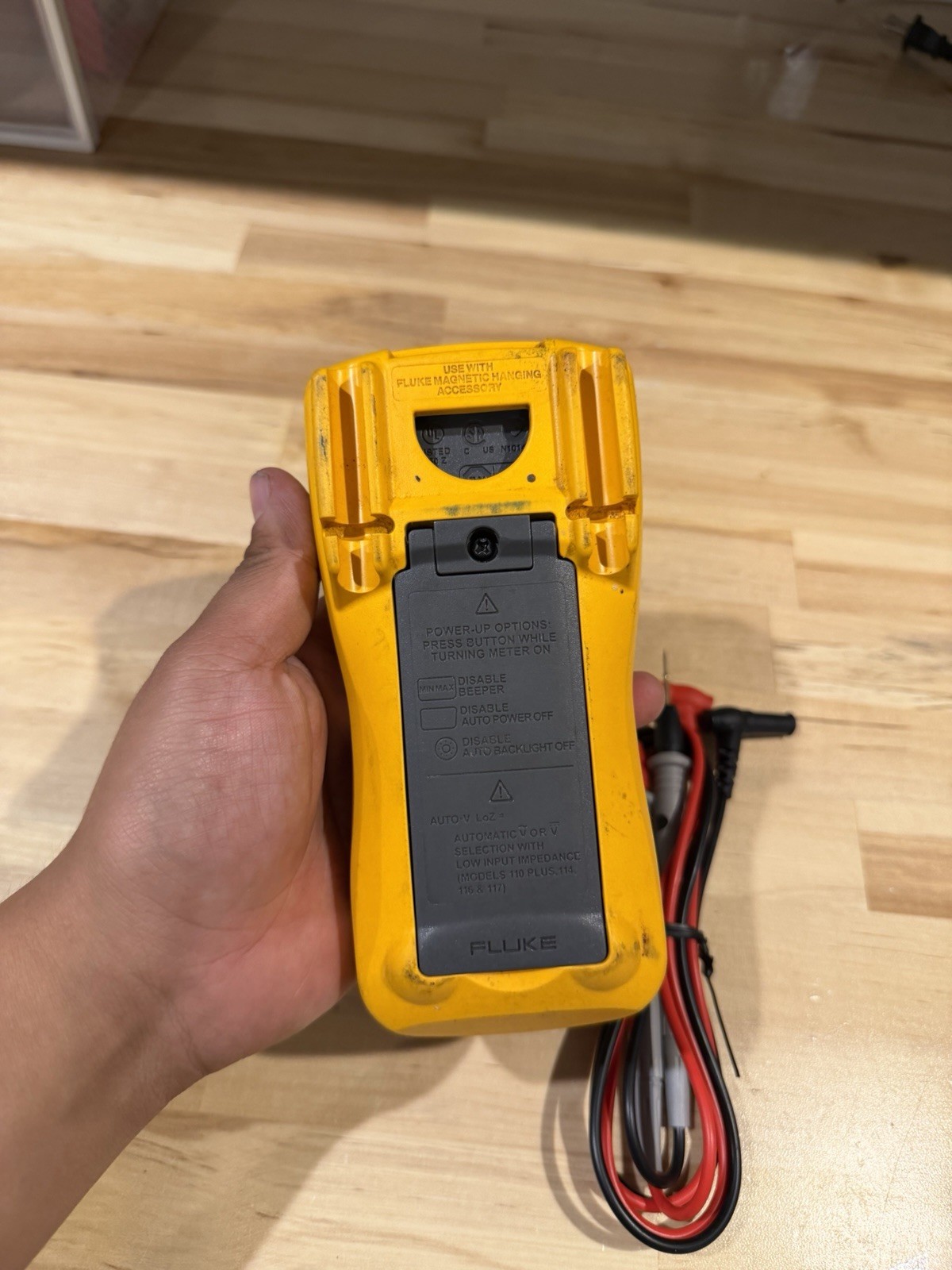 FLUKE 116 TRUS-RMS MULTIMETER / LEADS – SHIPS FAST (TESTED)