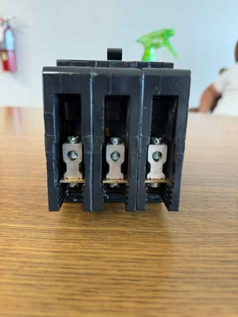 Square D EDB34025 Circuit Breaker 3 Pole 25 Amp 480/277VAC 3P 25A Bolt On