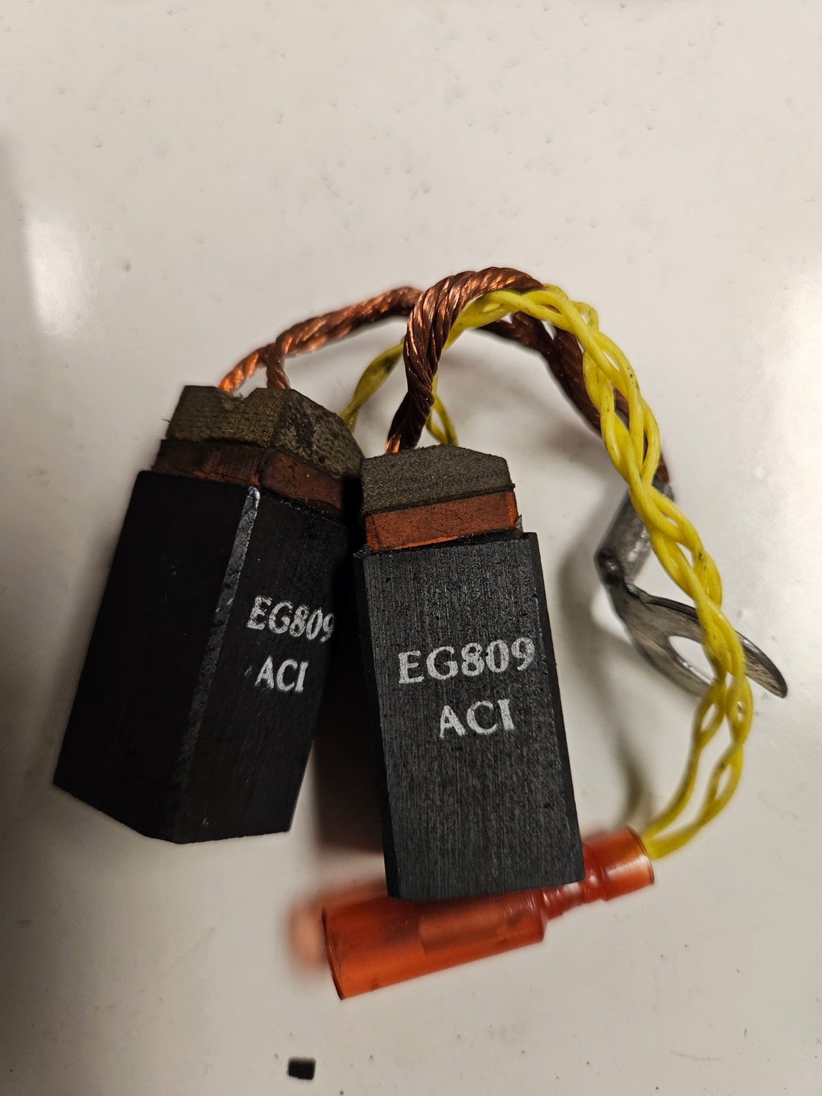 Lot Of 3 Pairs NO NAME CARBON MOTOR BRUSH EG809 5/8″ WIDTH 5/8″ THICK 953-0015