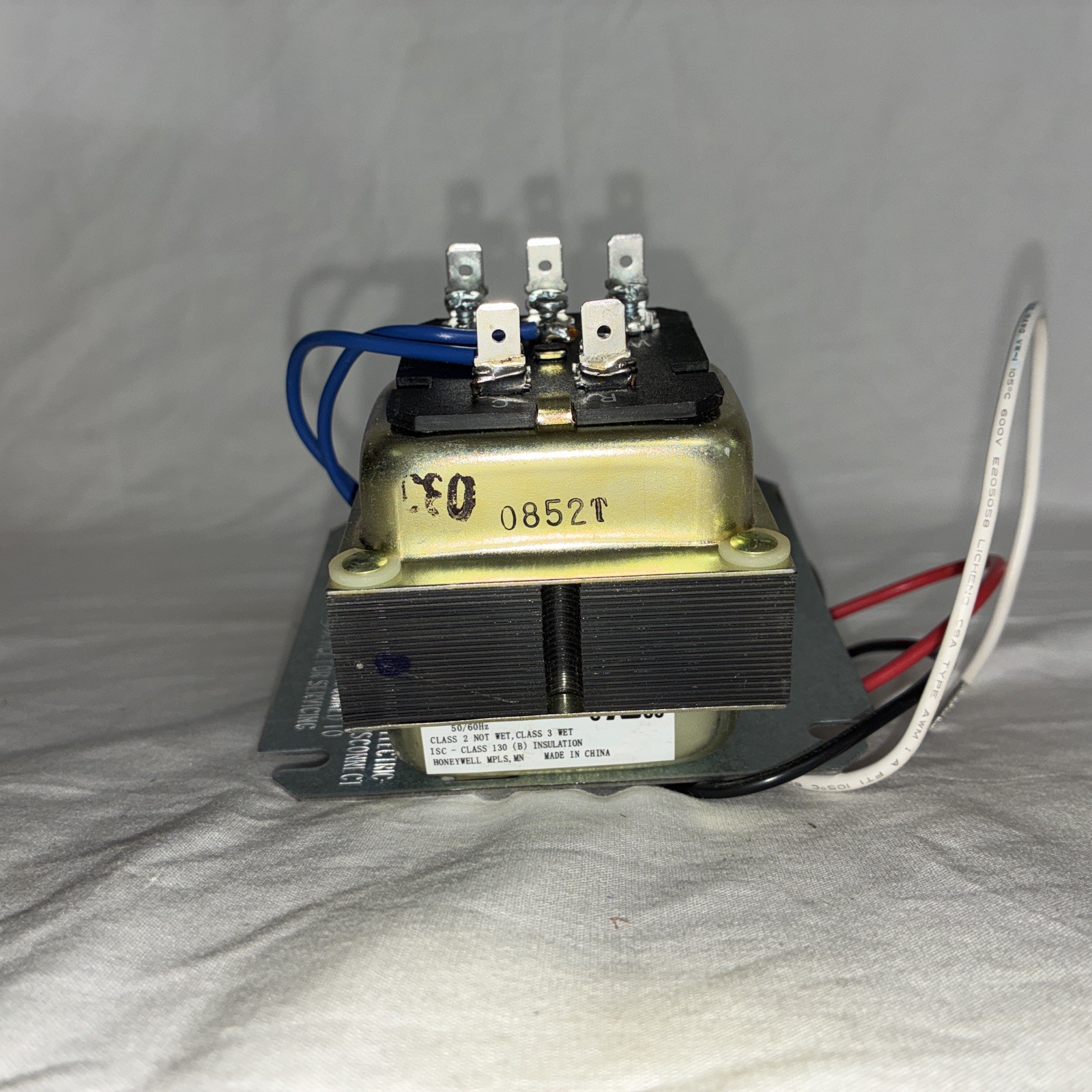 Honeywell TRADELINE R8239 A 1052 FAN CENTER 24V 60Hz