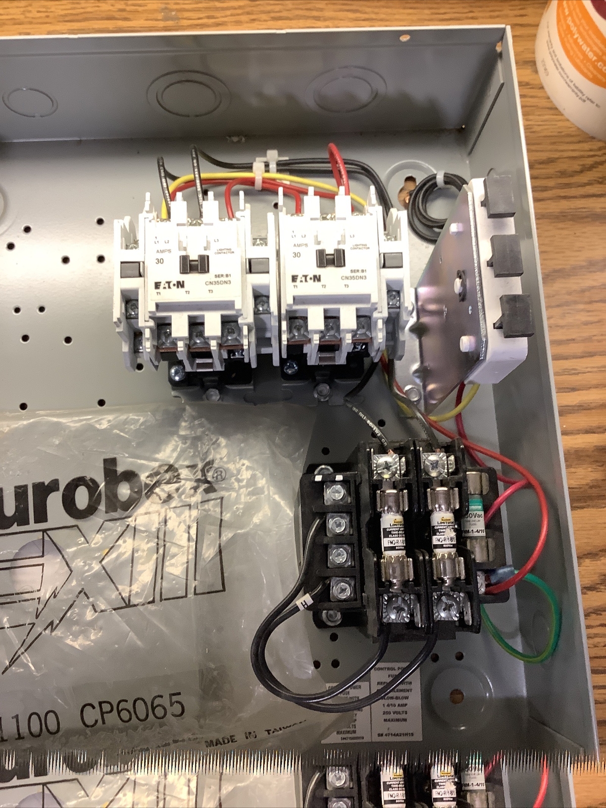 Eaton ECL03C1H6A Lighting Contactors-Lighting Electrically Held