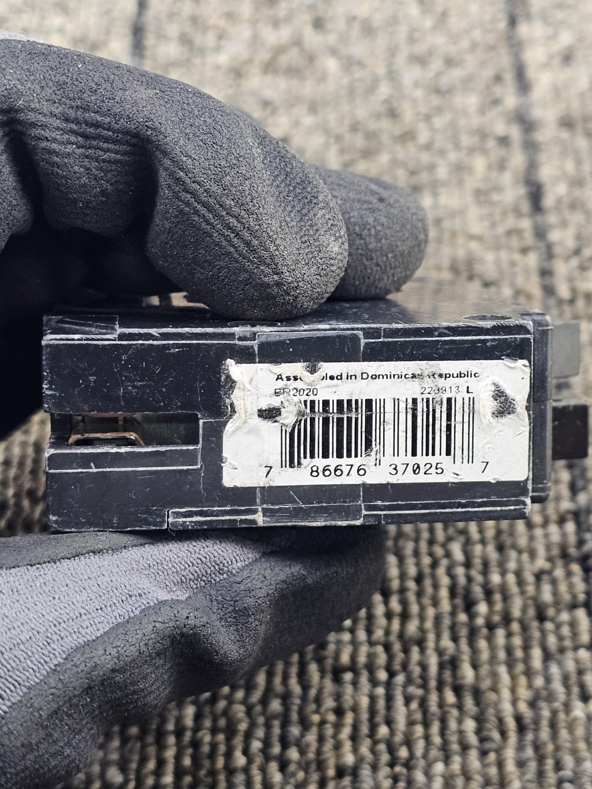 Eaton BR2020: 20 Amp Double Pole 240V Plug-In Standard Trip Circuit Breaker