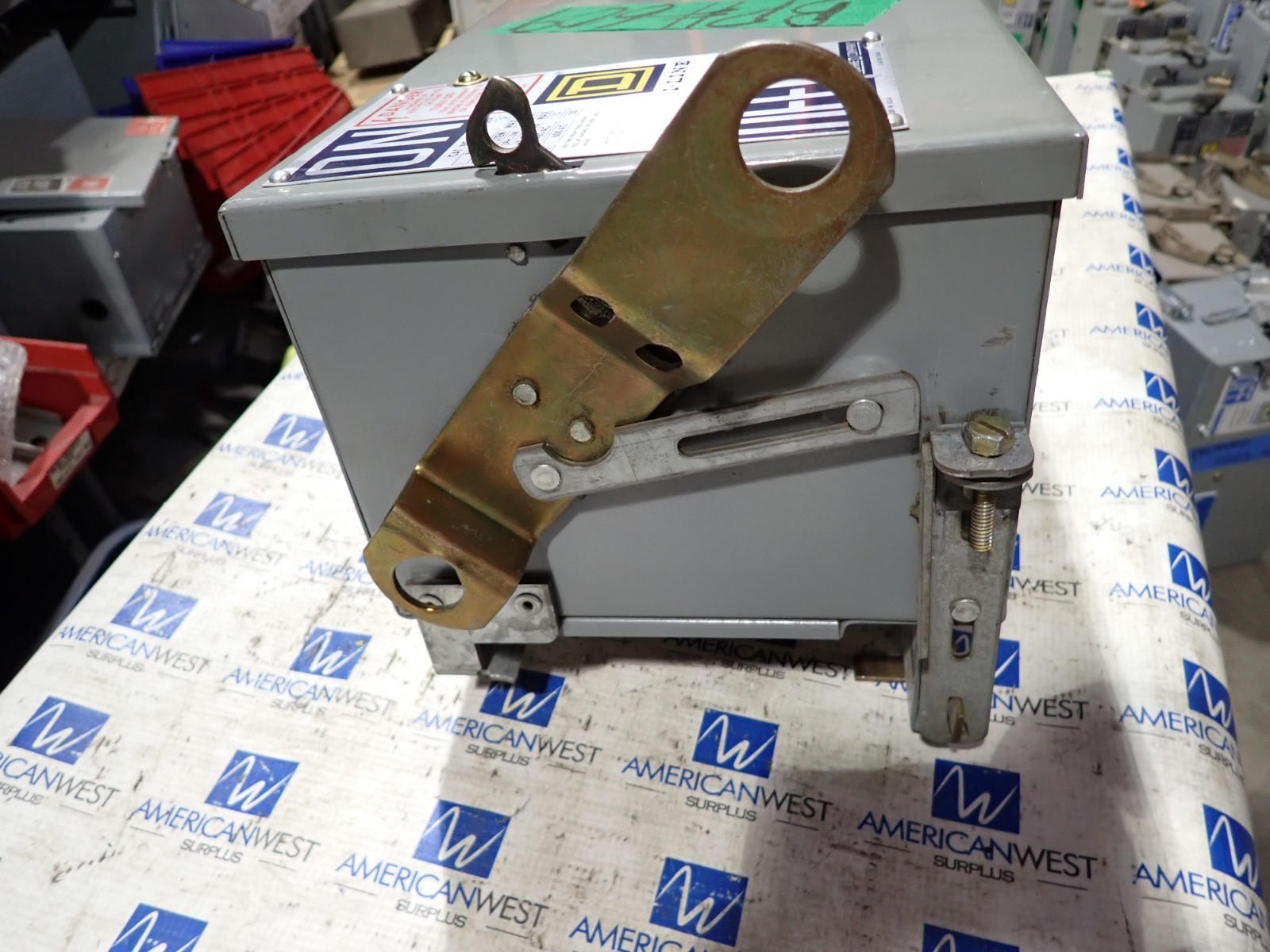 Square D PQ3603G 30 amp 600v 3p 3w Fused Busway Switch Bus Plug Ser 3 BP609