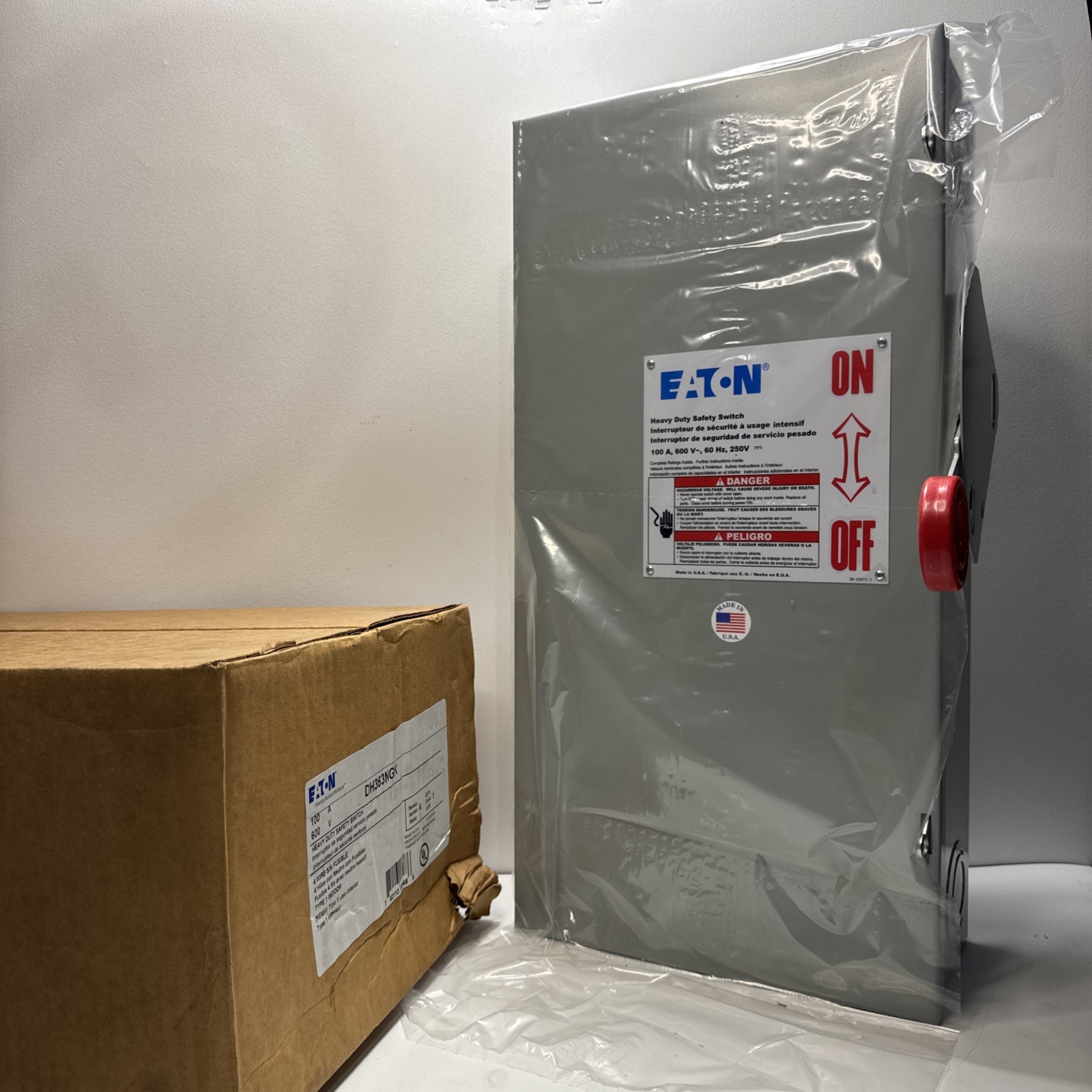 Eaton DH363NGK Fusible Heavy Duty Safety Switch 100A 3P 4W 3PH 600V Type 1