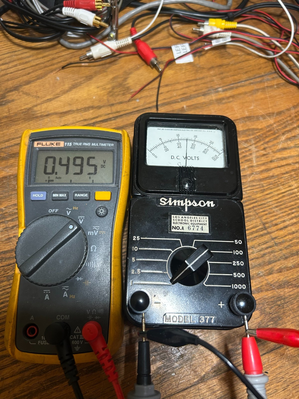 Simpson 377 DC Voltmeter Analog Panel Meter 0-1000V Tested Working w/ Box
