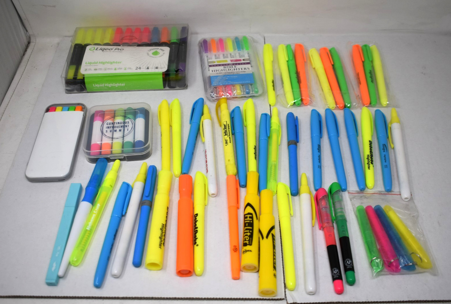Wholesale Bulk Lot of 80 Various Brands Mixed Colors Highlighters Hi-Liters