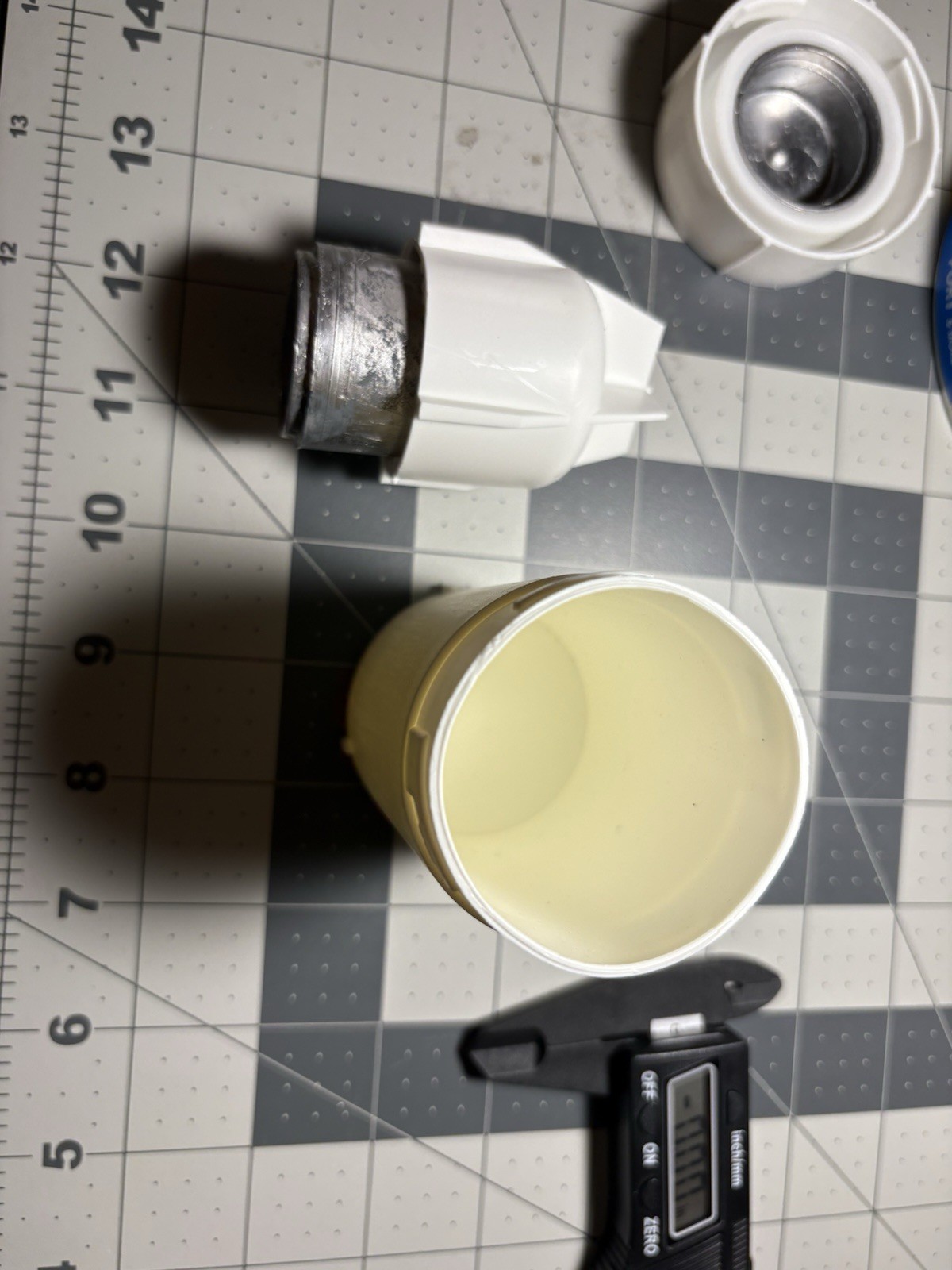 White LEAD VIAL PIG – Lead Lined Material Storage/Shipping Container Used