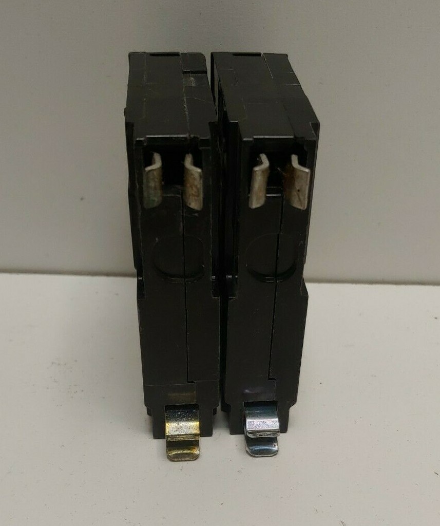 LOT OF 2 NEW OLD STOCK! SQUARE D 30A 120/240V SINGLE POLE CIRCUIT BREAKERS QO130